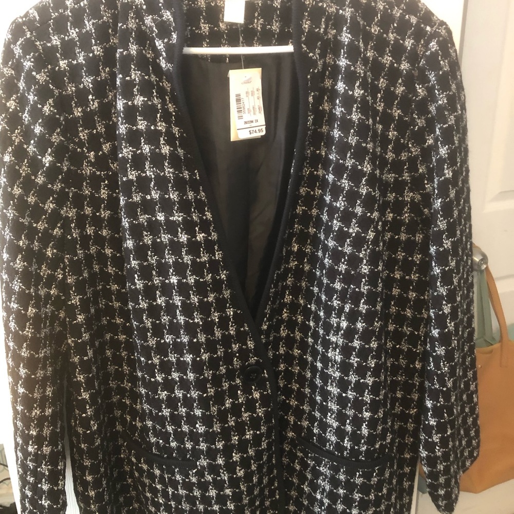 New with tags - CJ Banks Women’s Suit Jacket size 2X